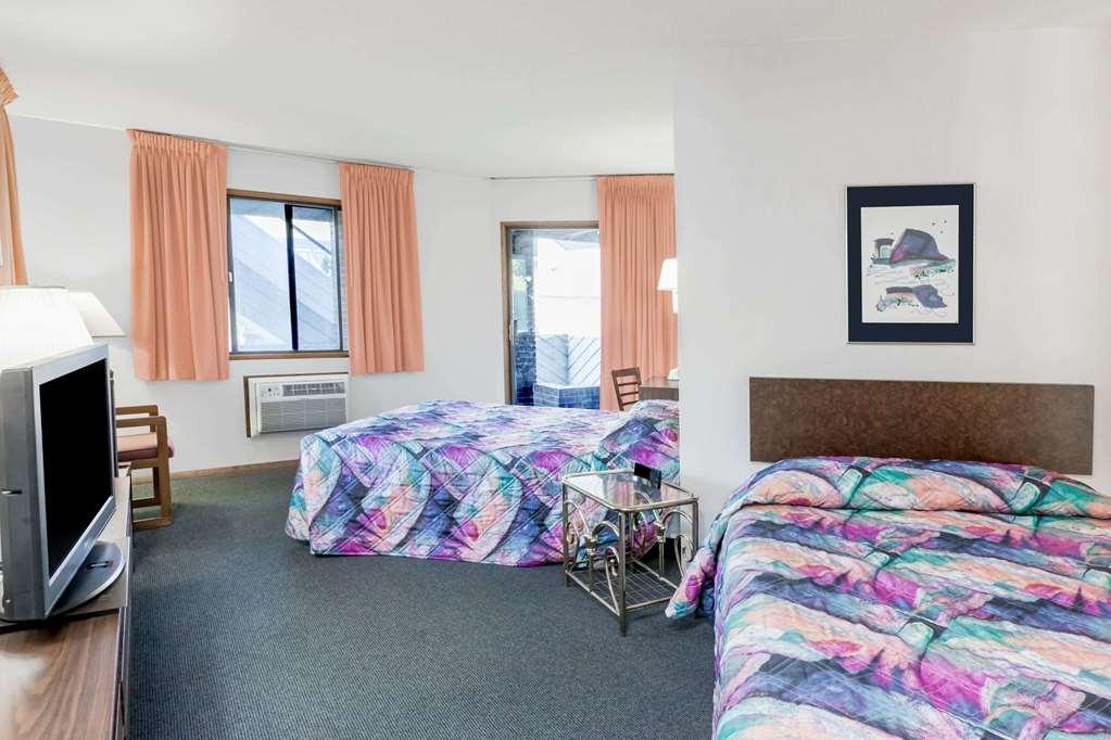 Knights Inn Mackinaw City Ruang foto