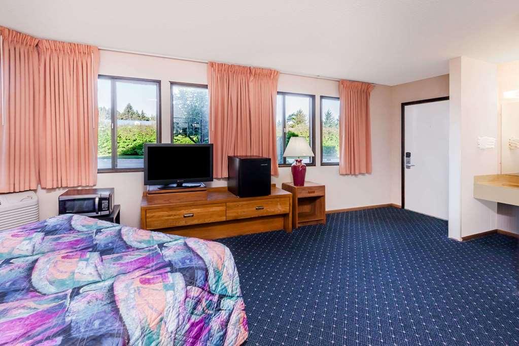 Knights Inn Mackinaw City Ruang foto