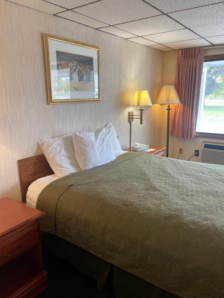 Knights Inn Mackinaw City Bagian luar foto