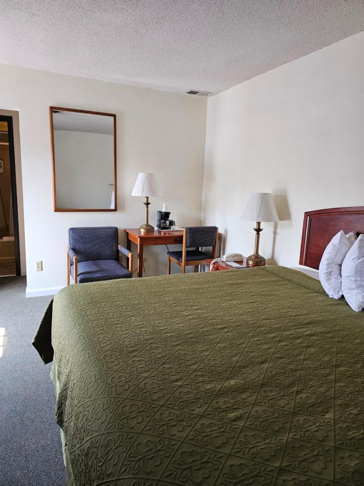 Knights Inn Mackinaw City Bagian luar foto