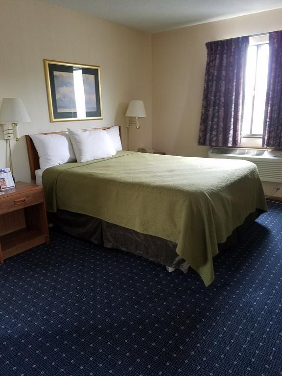 Knights Inn Mackinaw City Bagian luar foto