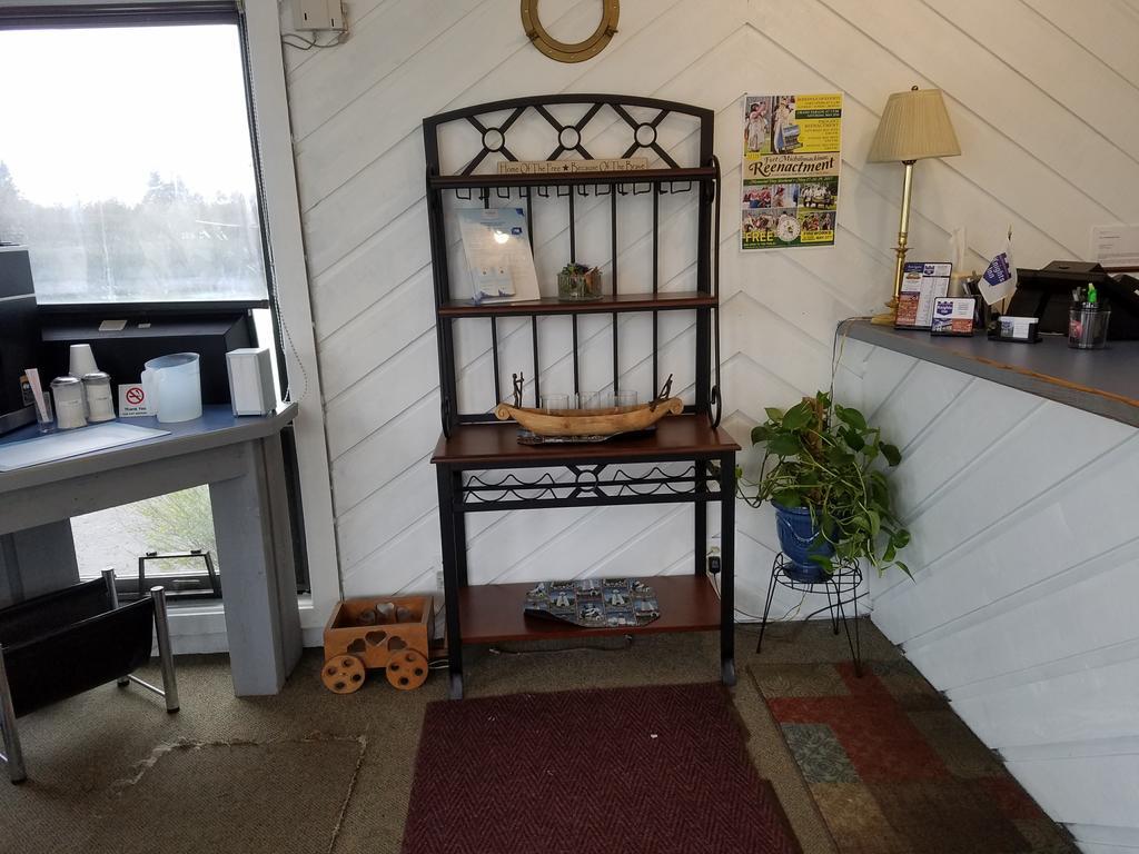Knights Inn Mackinaw City Bagian luar foto