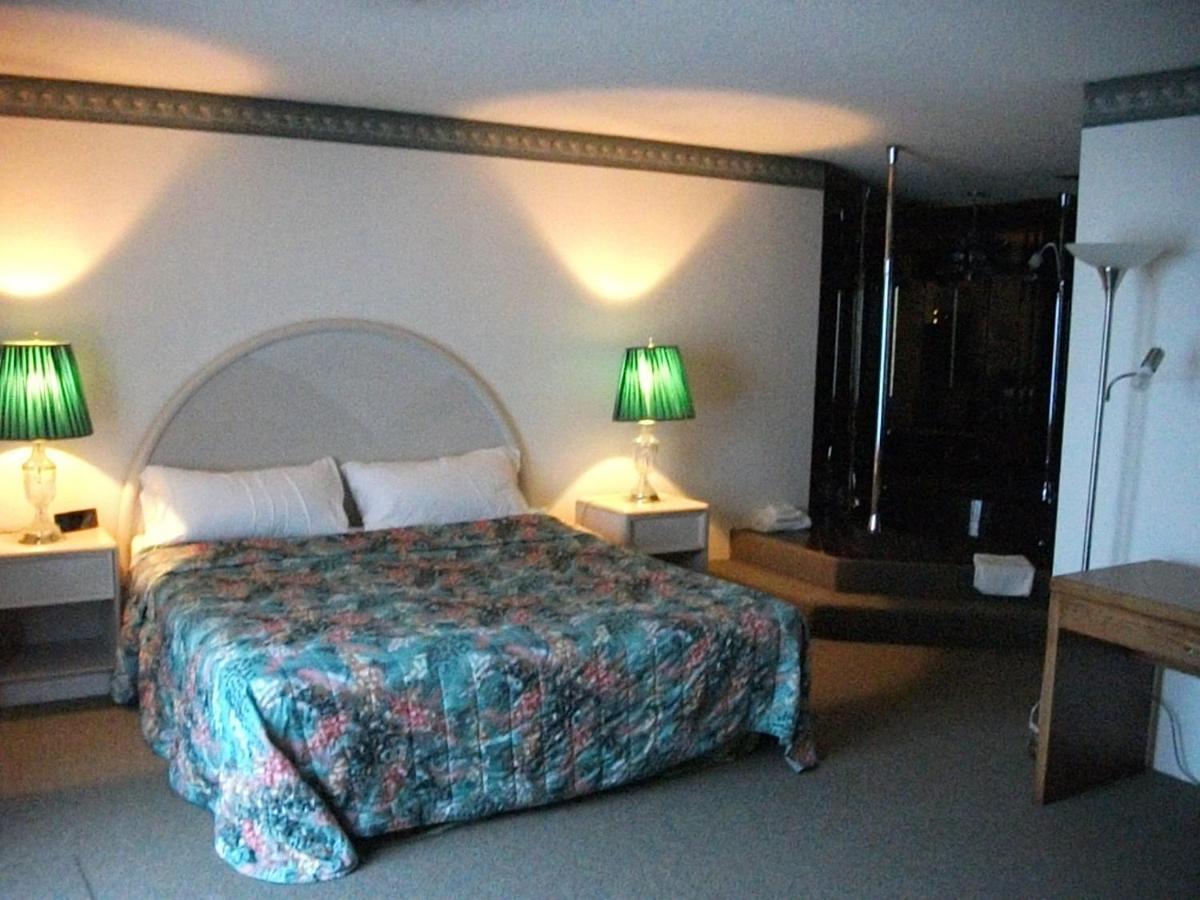 Knights Inn Mackinaw City Ruang foto