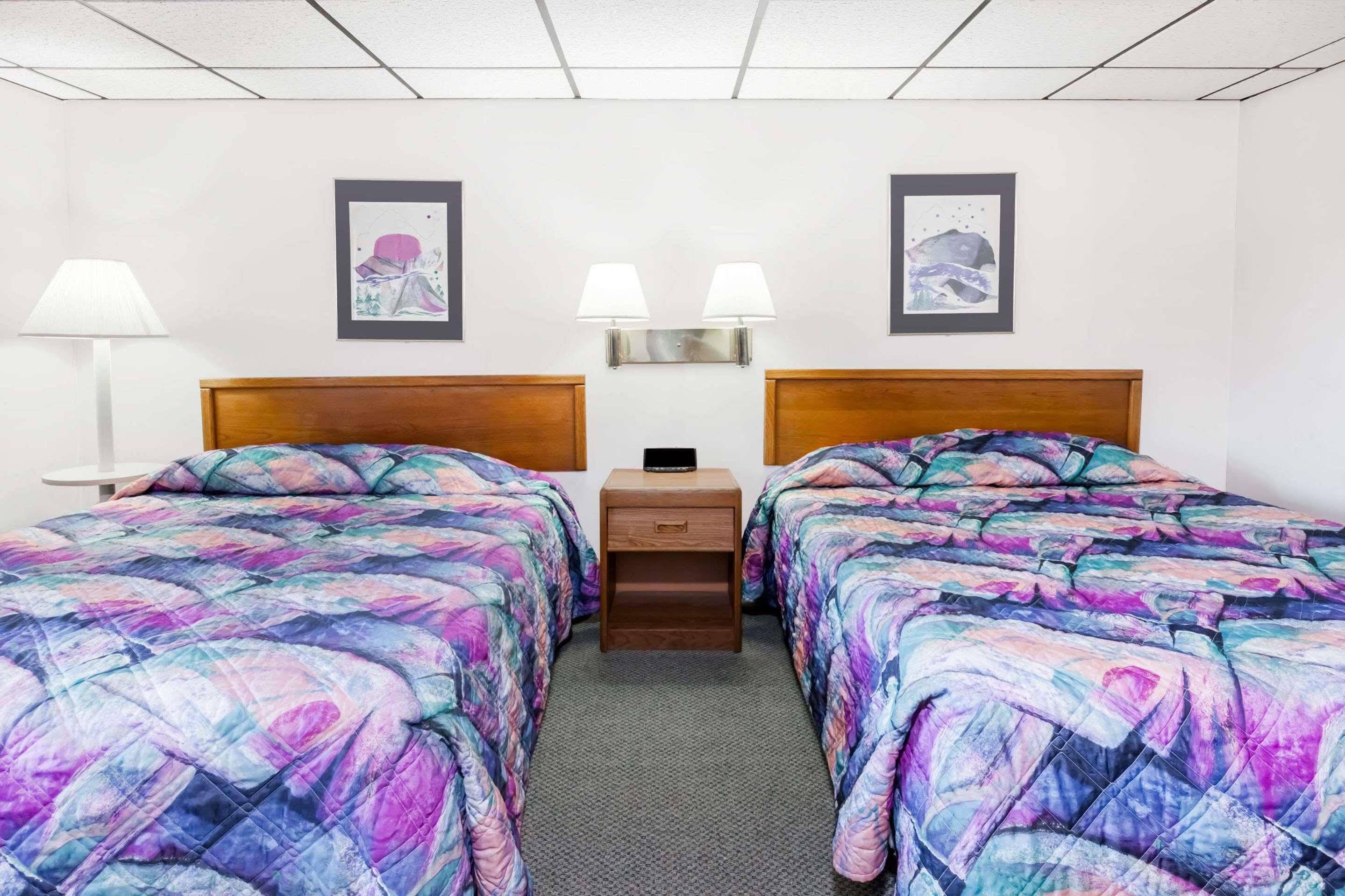 Knights Inn Mackinaw City Bagian luar foto